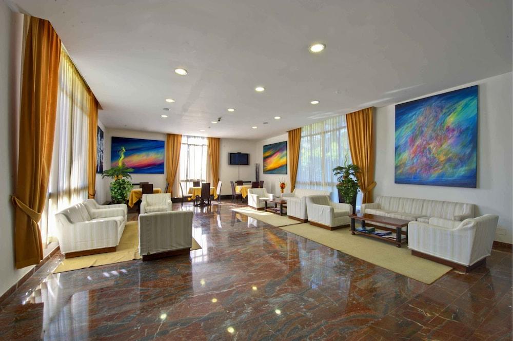 Hotel Meridianus Lignano Sabbiadoro Buitenkant foto