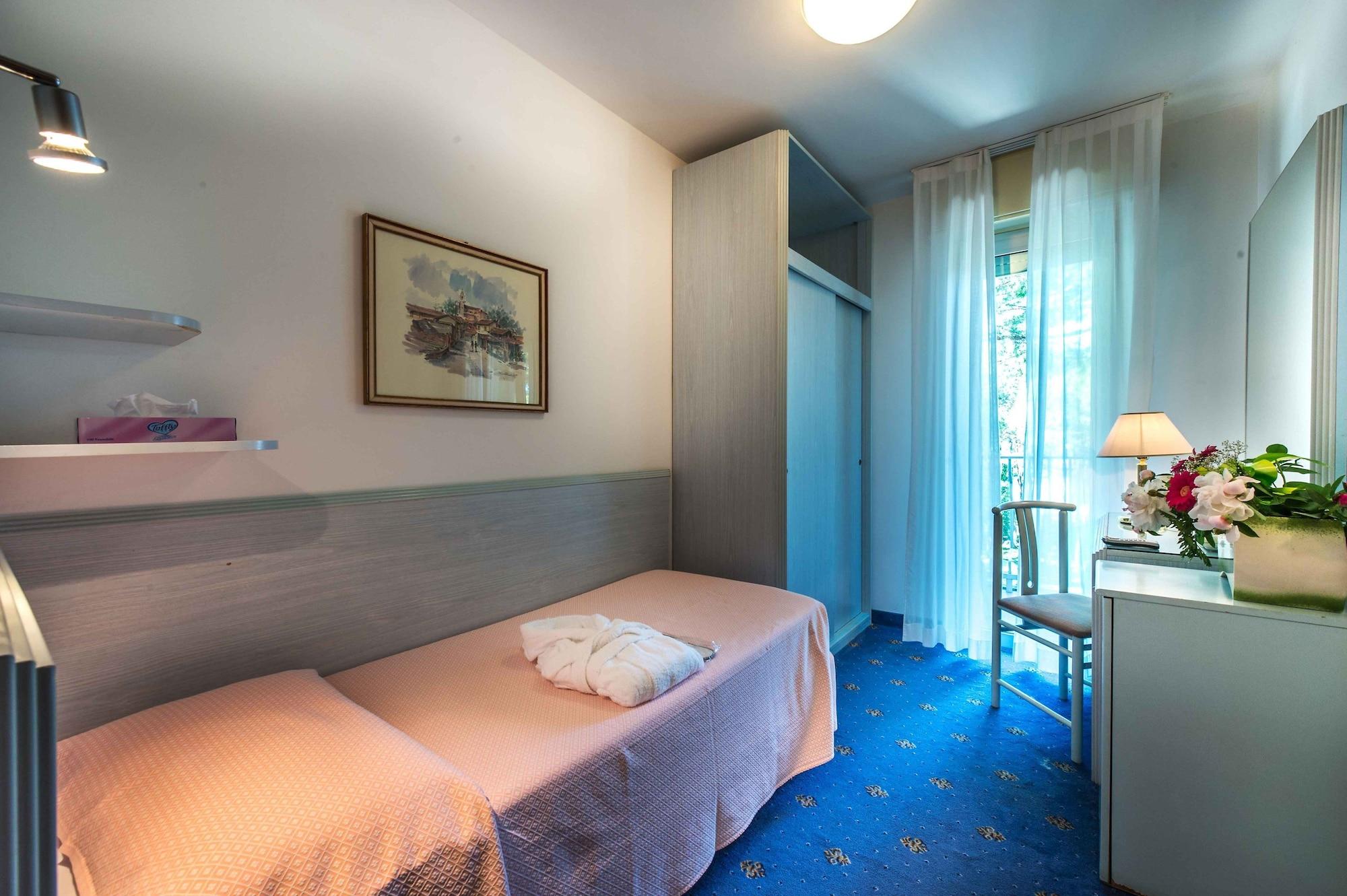 Hotel Meridianus Lignano Sabbiadoro Buitenkant foto