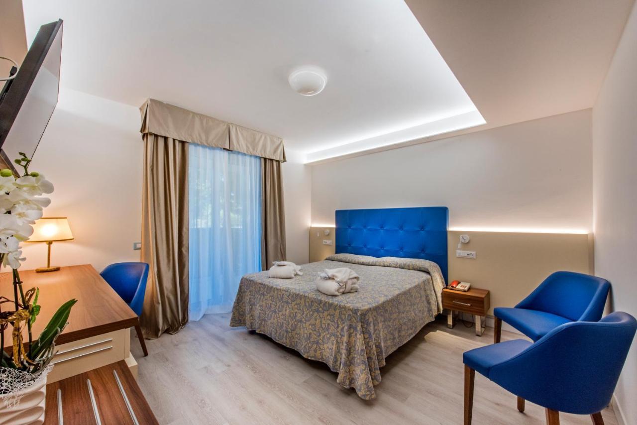 Hotel Meridianus Lignano Sabbiadoro Buitenkant foto
