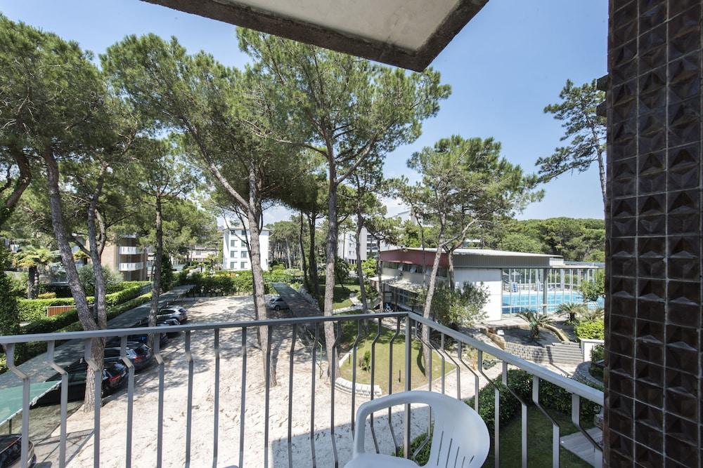 Hotel Meridianus Lignano Sabbiadoro Buitenkant foto