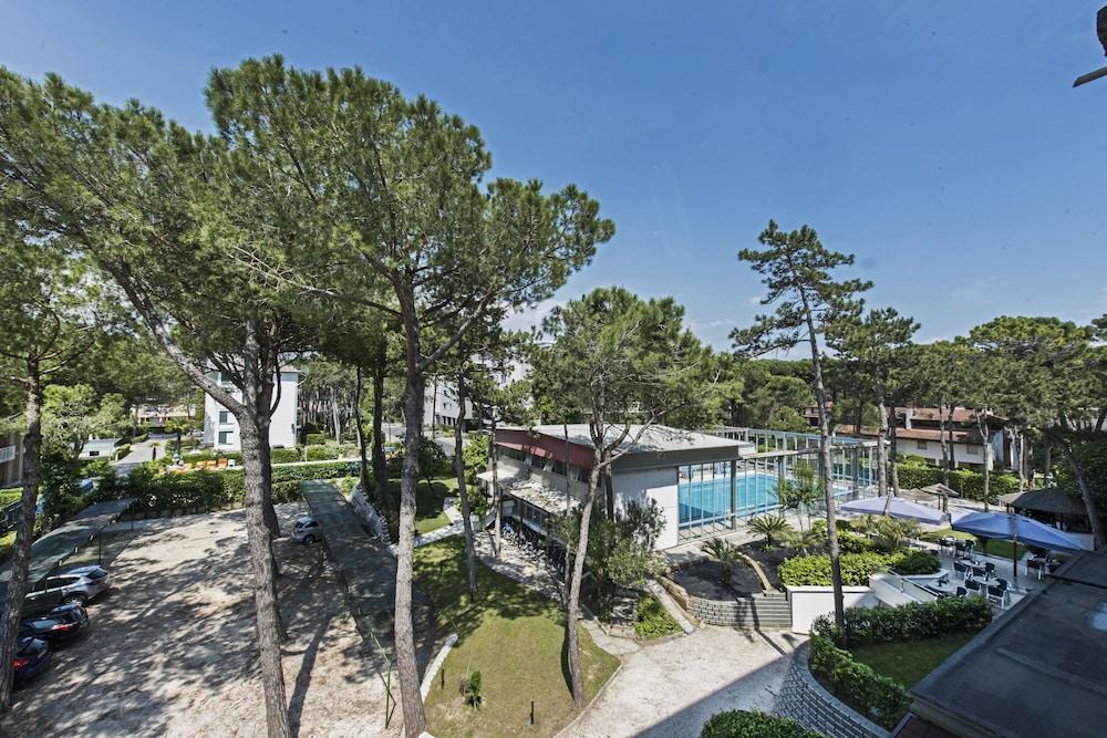Hotel Meridianus Lignano Sabbiadoro Buitenkant foto