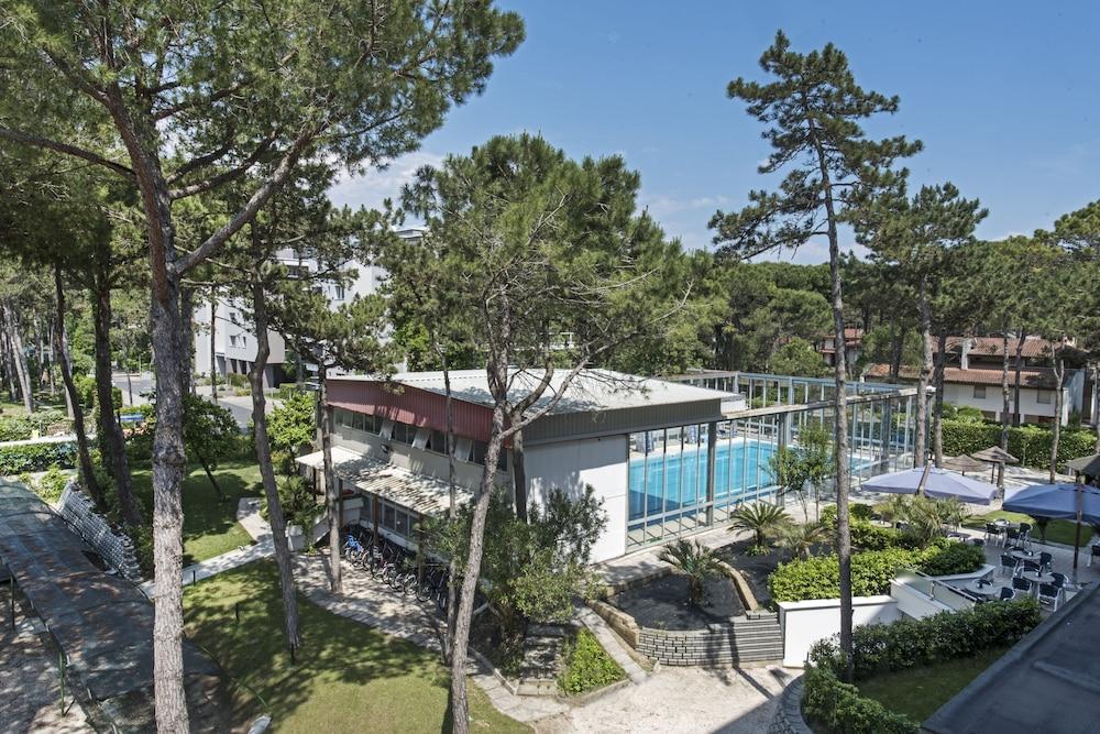 Hotel Meridianus Lignano Sabbiadoro Buitenkant foto