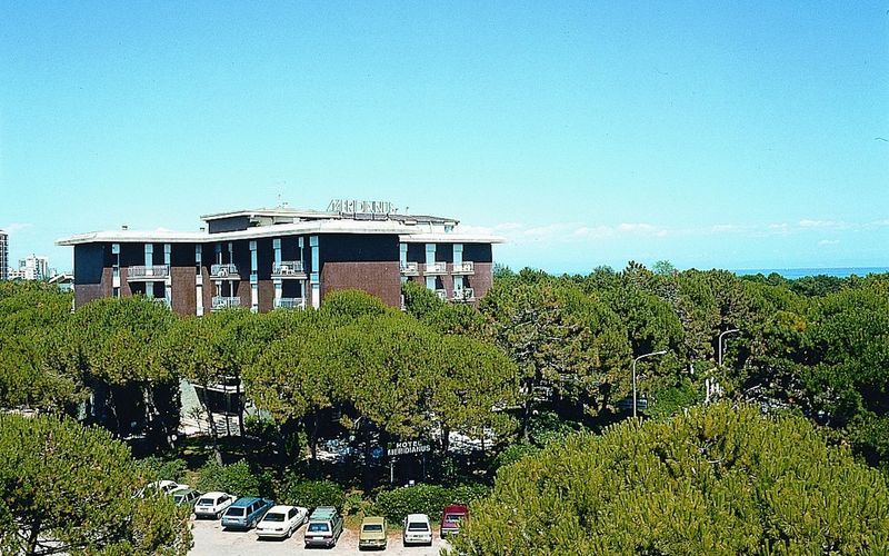 Hotel Meridianus Lignano Sabbiadoro Buitenkant foto